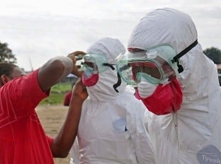 Ebola straší celý svet,