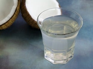 Kokosová voda obsahuje množstvo
