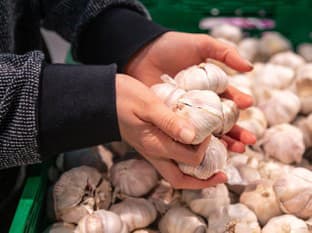 Čierny cesnak vzniká fermentáciou