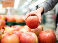 Myslíte si, že si kupujete jablko plné vitamínov, no opak je pravdou: Takto spoznáte, či je naozaj zdravé