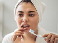 Tieto potraviny a nápoje najviac spôsobujú zafarbenie zubov: Vyhnite sa im