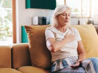 Cítite bolesť na hrudi? Toto sú možné príčiny