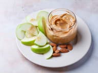 Máte 65 a viac rokov? V tom prípade by ste mali jesť TOTO maslo: Posilňuje dolné končatiny a znižuje tak množstvo pádov