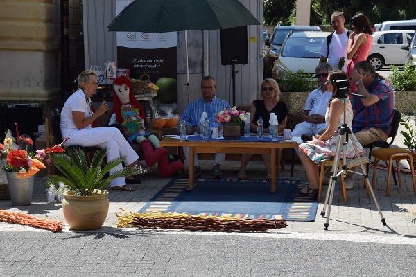 Odborníci, ktorí sa zúčastnili diskusie, boli z oblasti zdravotníctva, sociálnej sféry, psychológovia a zamerali sa na témy udržania nášho zdravia a prevencie pred ochoreniami fyzického a psychického pôvodu.