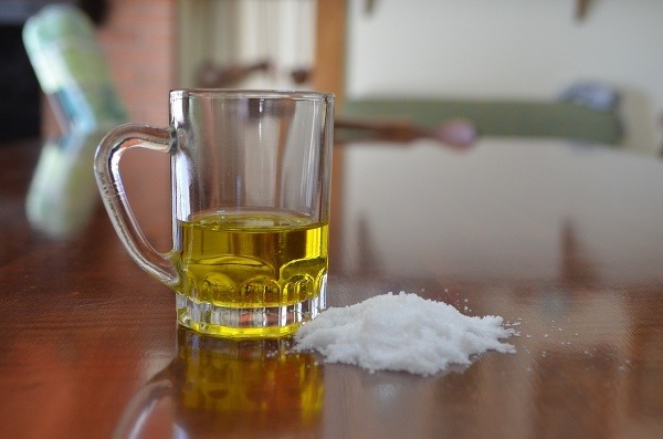 Soľ a olivový olej sú skvelou kombináciou, ktorá vás zbaví bolestí kĺbov. (Foto: Pixabay.com)