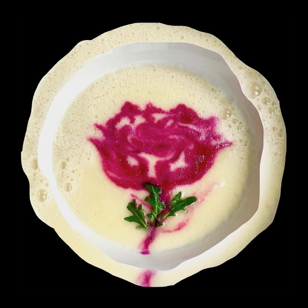 Ružová polievka. Foto: Instagram/len.driecna