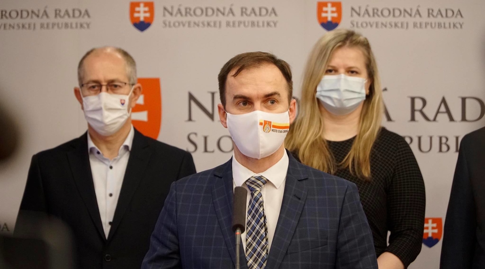 Čepčeka z OĽaNO sa